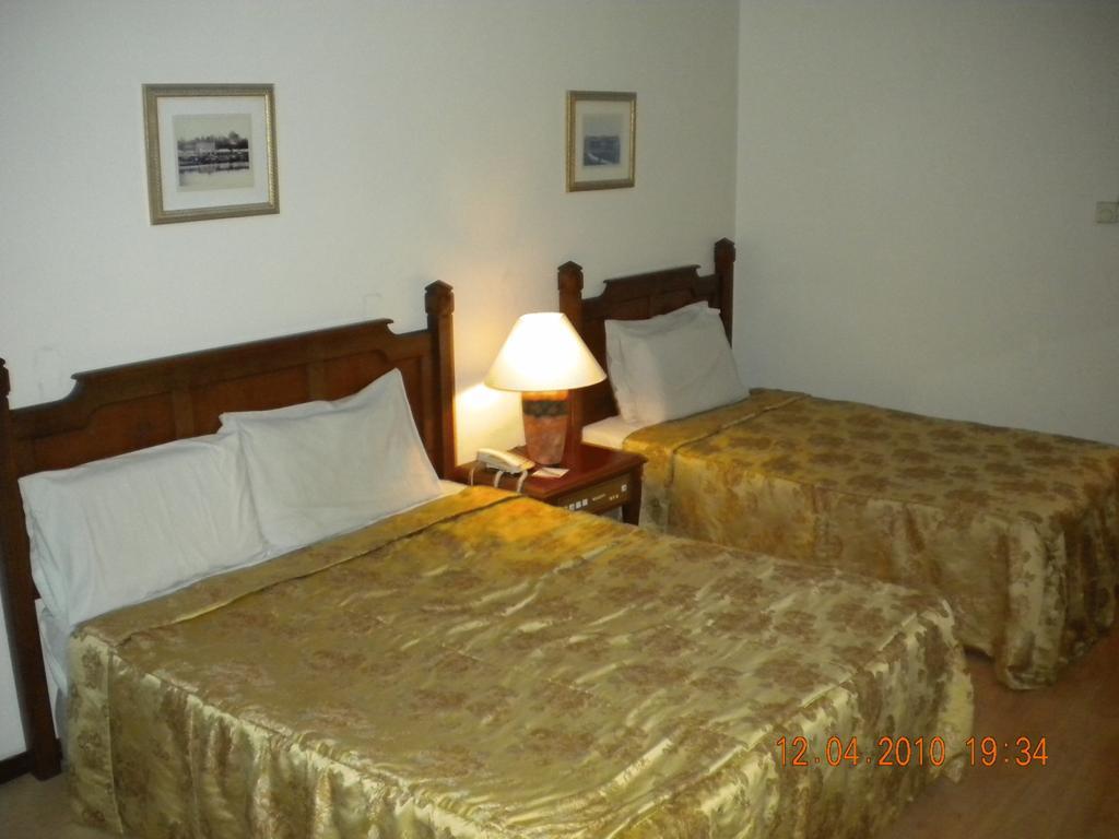 Regal Court Hotel Kuching Habitación foto