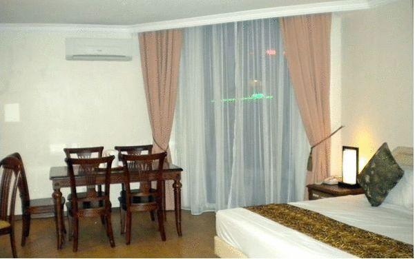 Regal Court Hotel Kuching Habitación foto