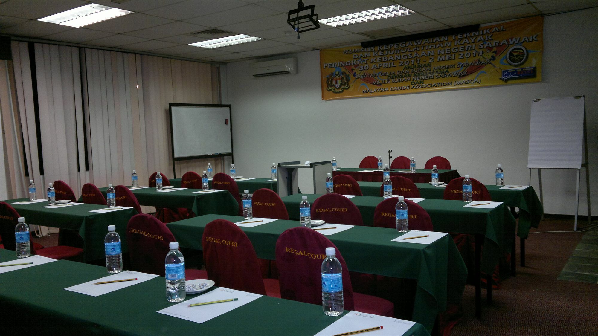 Regal Court Hotel Kuching Exterior foto